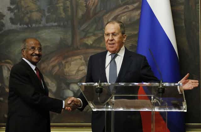 Russian foreign minister Sergei Lavrov shakes hands with Eritrean foreign minister, Osman Saleh.