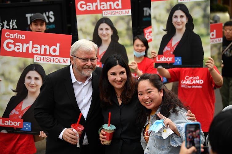Kevin Rudd campaigns with Karina Garland in Chisholm.