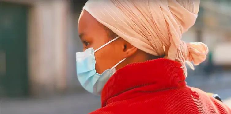 Capture d’écran du film documentaire « Admire ma peau noire » (2021)