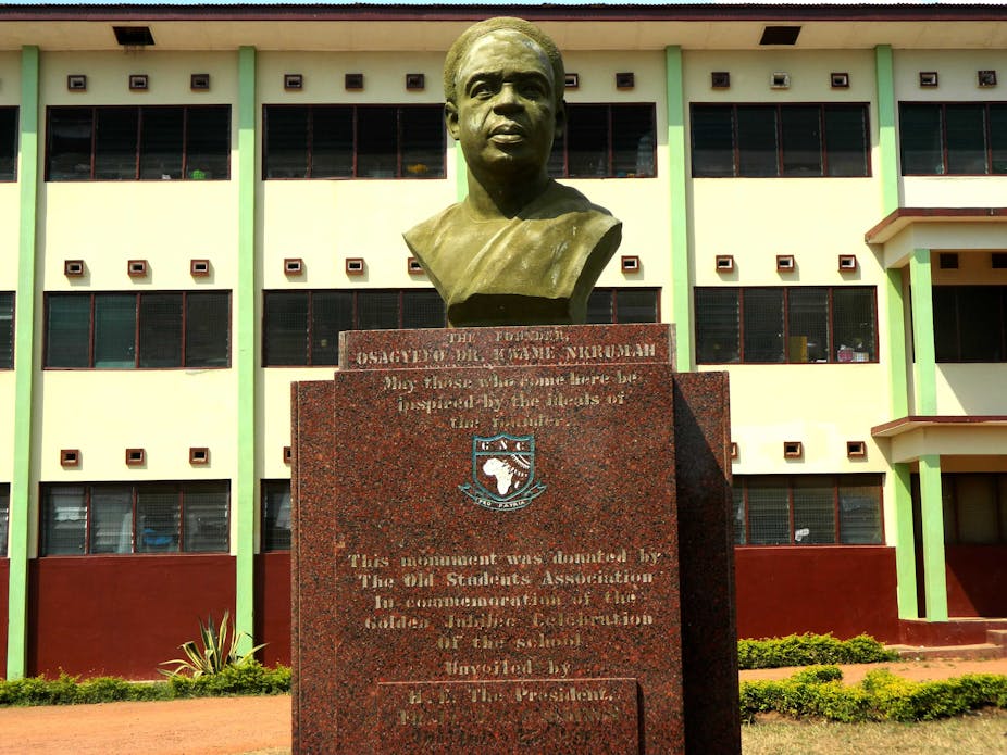 A bronze rendering of Kwame Nkrumah at a high school.