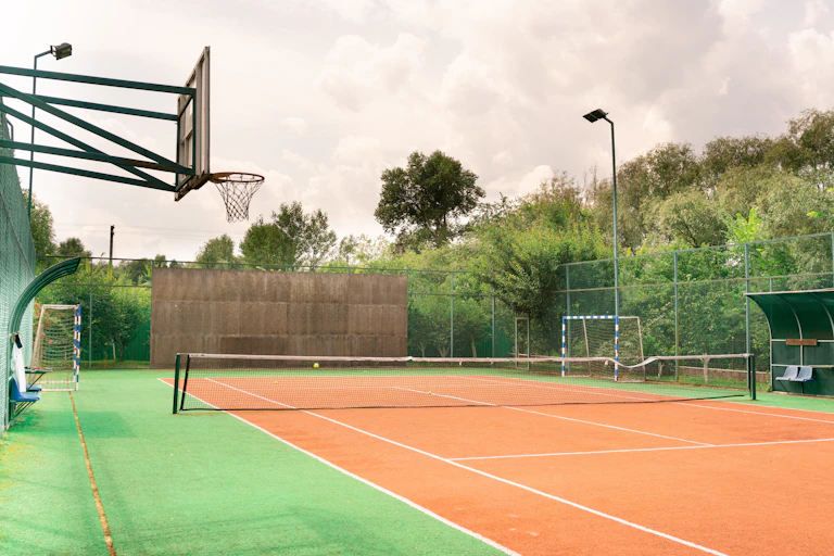 Empty tennis court
