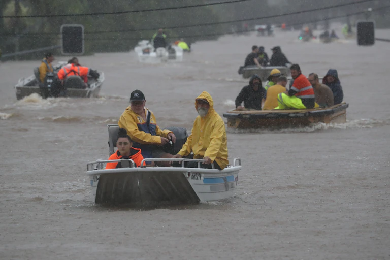 Lismore floods residents saving each other