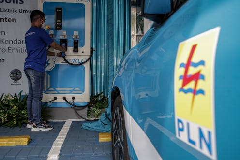 Dua kunci sukses dongkrak mobil listrik: perbanyak stasiun isi baterai dan pengguna kasih banyak insentif