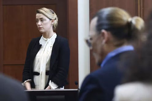 Sidang Johnny Depp-Amber Heard menunjukkan bahaya persepsi penggemar dalam mempengaruhi hasil persidangan