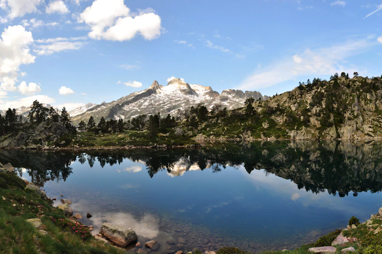 El lago Gourg de Rabas en el macizo de Néouvielle.