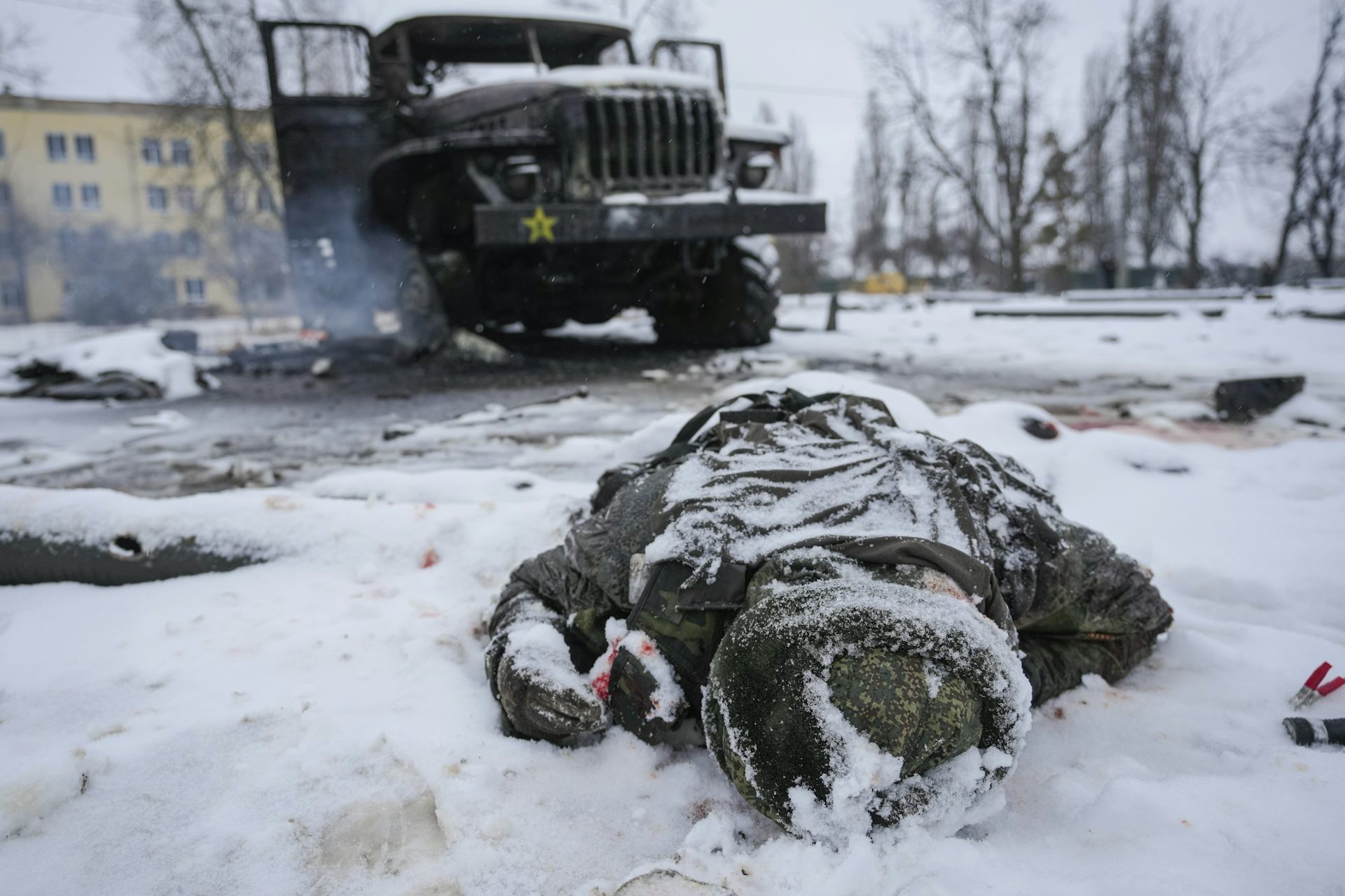 Social Media Provides Flood of Images of Death and Carnage from Ukraine War – and Contributes to Weaker Journalism Standards