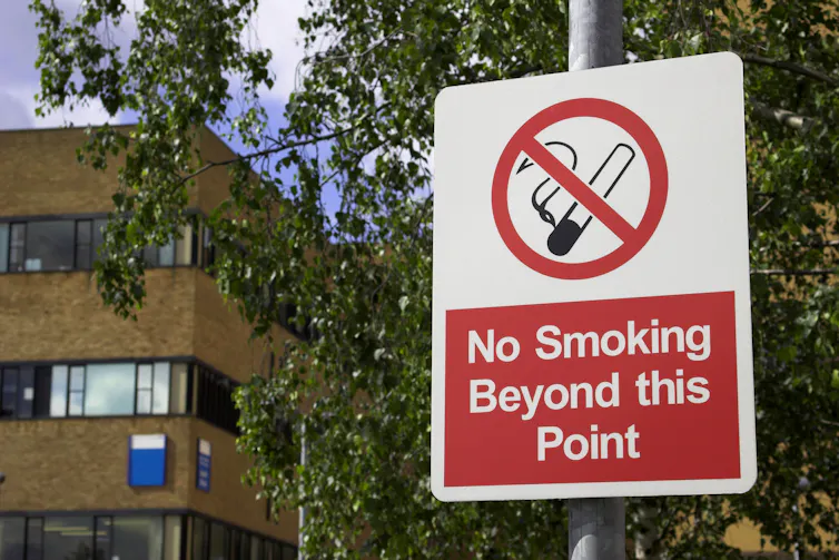 No smoking sign.