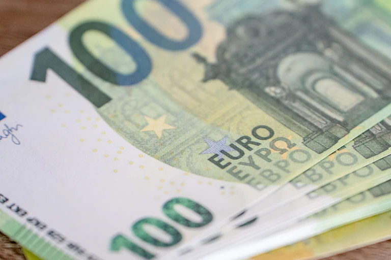 Billet de 100 euros.