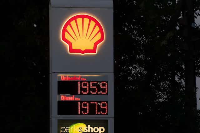 petrol price sign