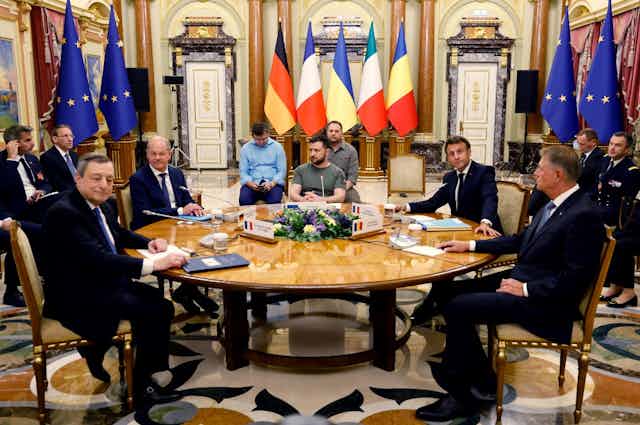 Volodymyr Zelensky reçoit à Kiev le premier ministre italien Mario Draghi, le chancelier allemand Olaf Scholz et les présidents français Emmanuel Macron et roumain Klaus Iohannis.
