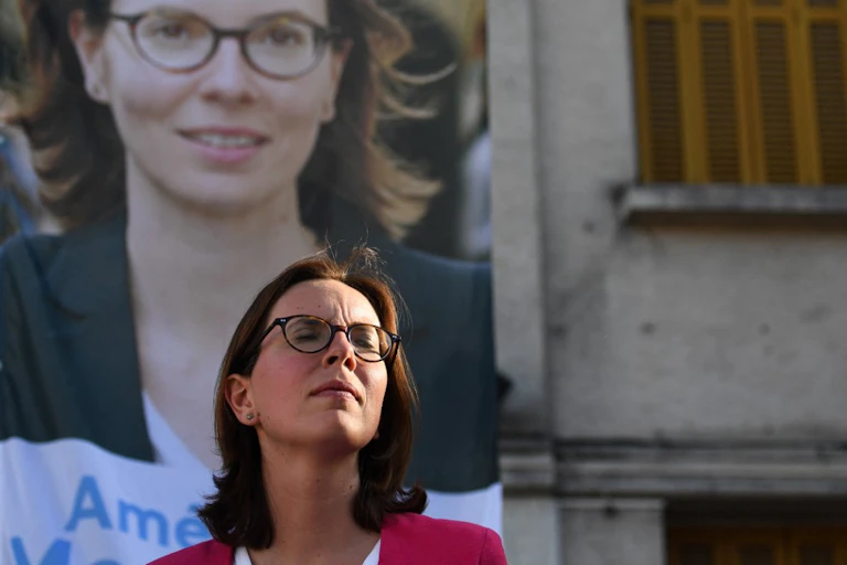 Amélie de Montchalin, ministre de la transition écologique, devant son affiche électorale 14 juin 2022.