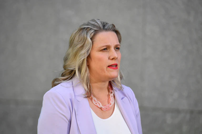 Clare O'Neil