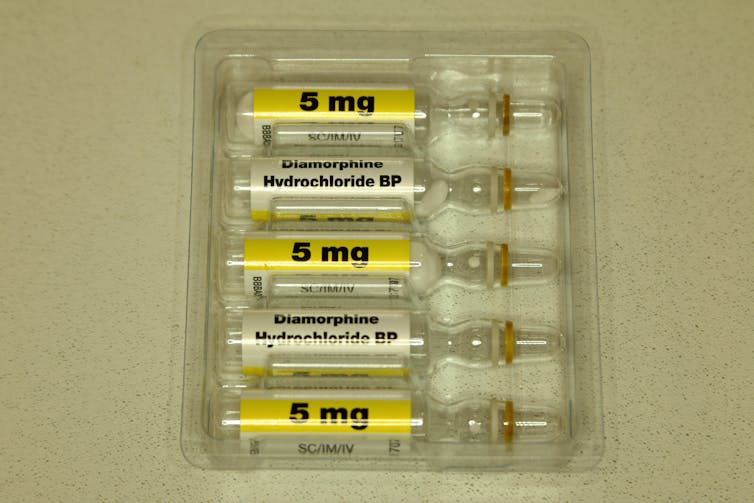 Five 5mg vials of diamorphine packaged in plastic.