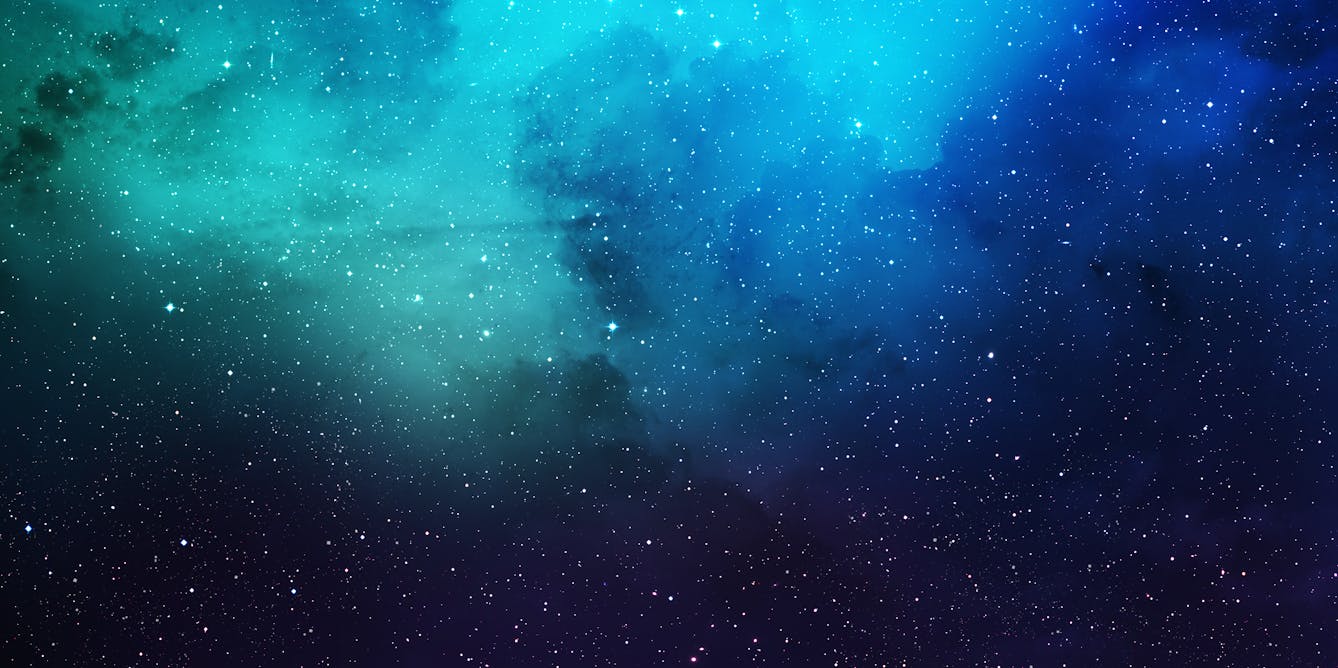Cosmic Microwave Background Radiation - Hình ảnh phản chiếu sóng ánh sáng trong vũ trụ với màu sắc đặc biệt như tím, xanh lá cây và xanh dương để bạn khám phá những bí mật đằng sau.