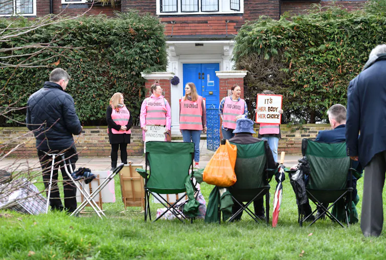 Protesters in front of an abortion clinic.