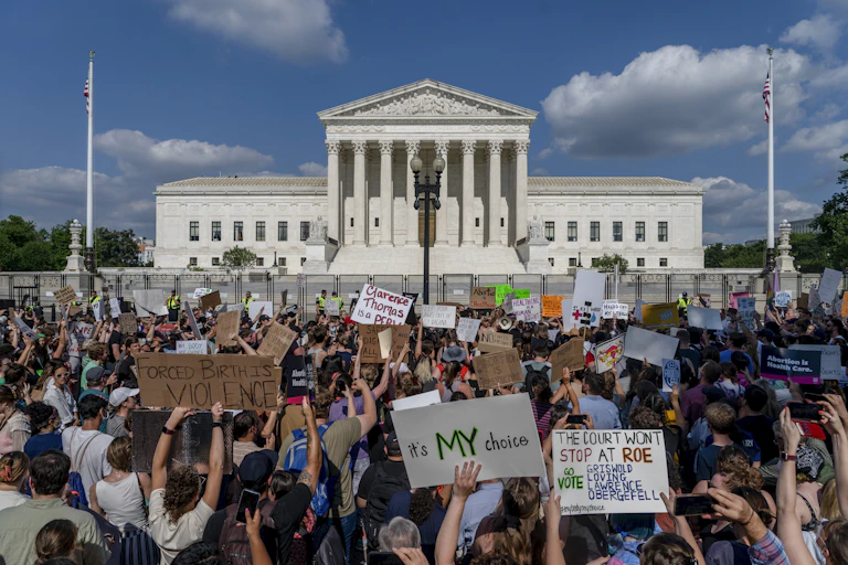 People protesting the overturning of Roe v Wade outside the US Supreme Court