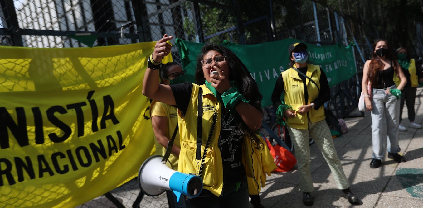 Według Roe v Wade, oto jak kobiety mogą wykorzystywać „szpiegowanie”, aby uniknąć ścigania i ścigania Według Roe v Wade, oto jak kobiety mogą wykorzystywać „szpiegowanie”, aby uniknąć ścigania i ścigania