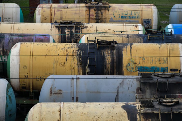 railway tank cars full of Russian oil