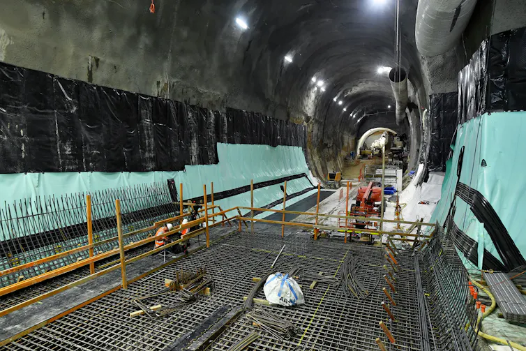 Metro tunnel
