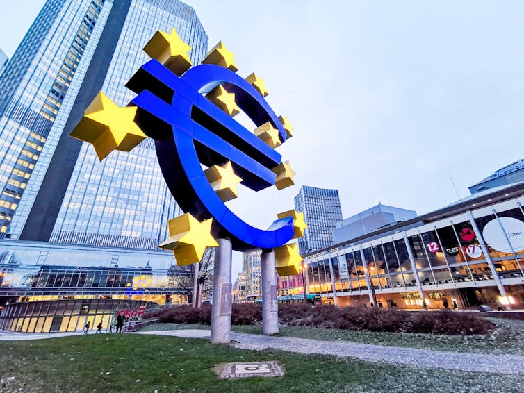 Euro symbol outside the ECB