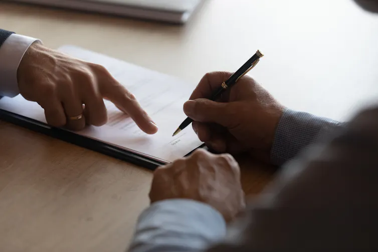 People making a will