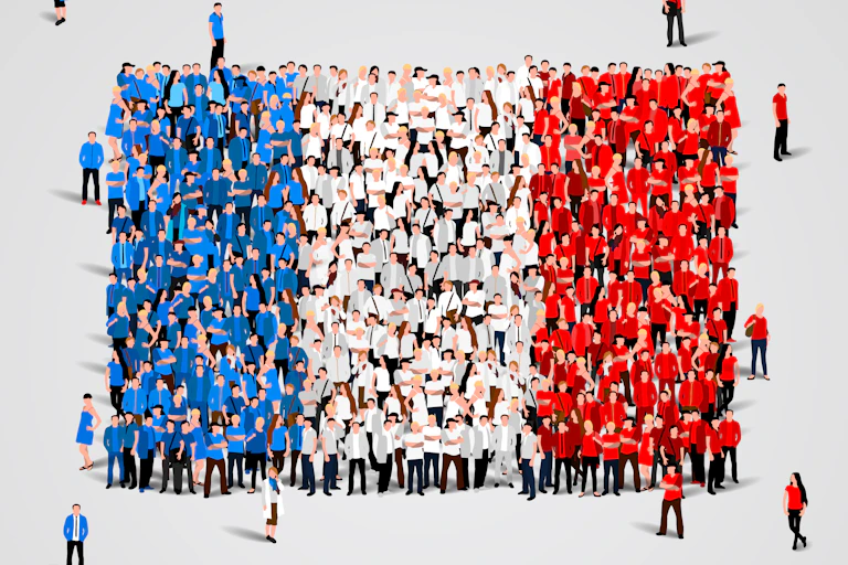 Rassemblement de personnes aux couleurs du drapeau français.