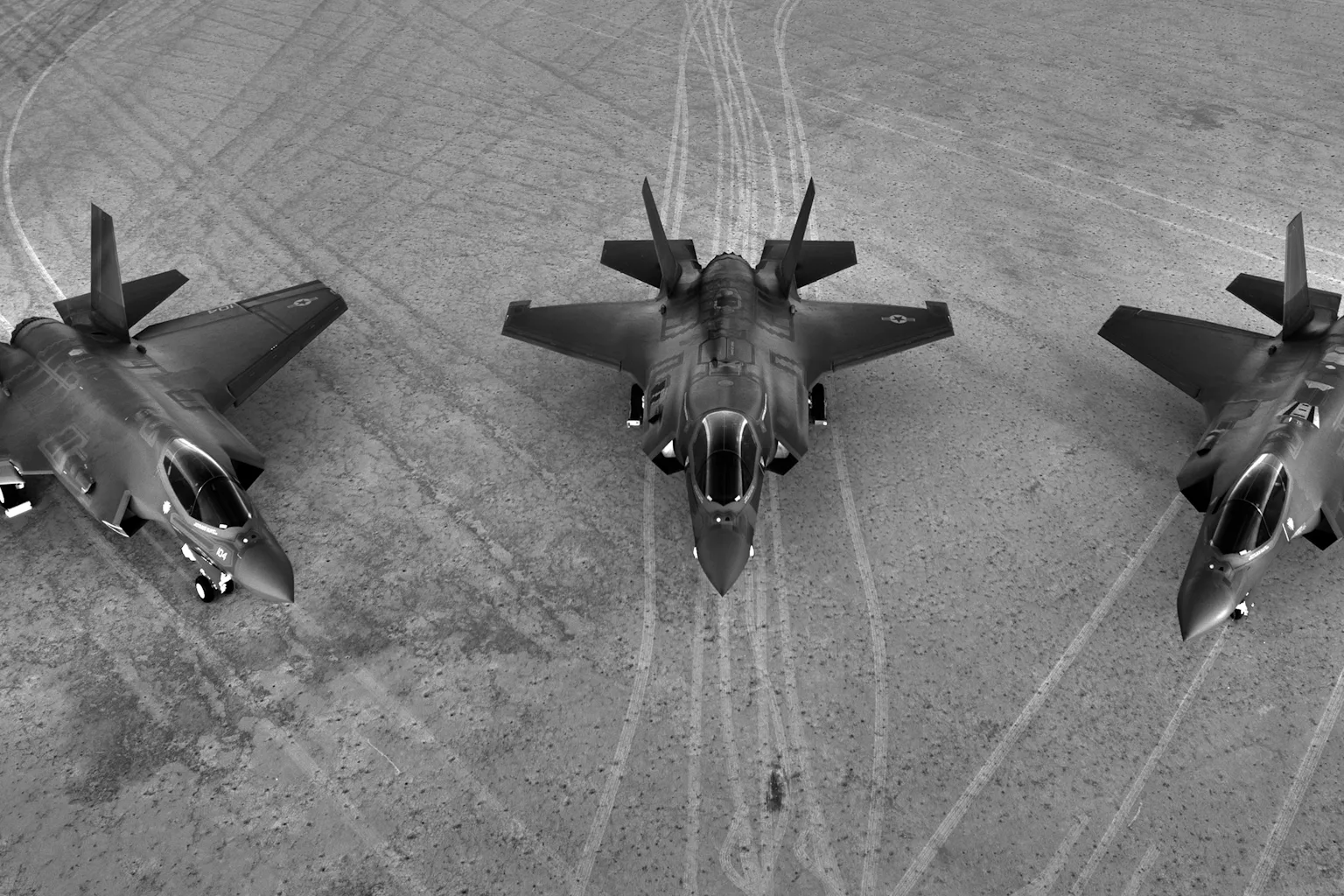 The F-35 JSF: what is a fifth-generation fighter aircraft?