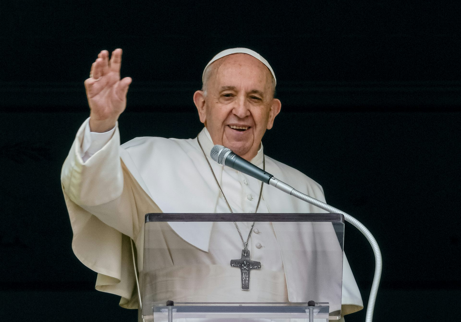 Combien De Langue Parle Le Pape