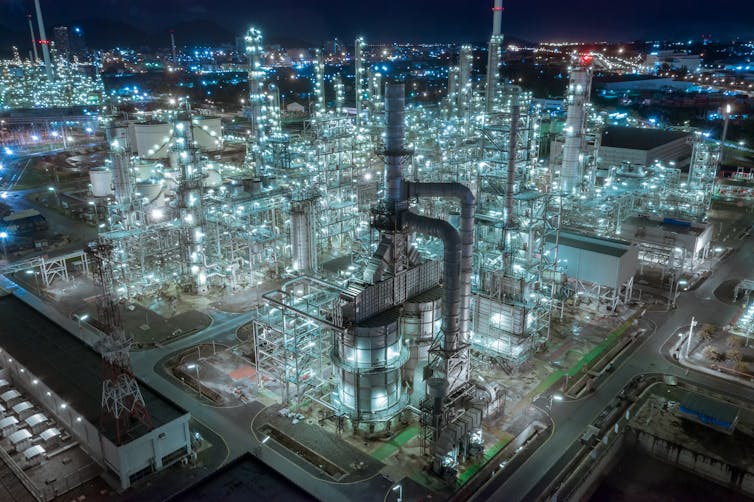Night scene of refinery