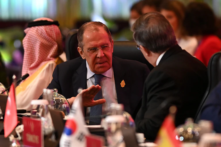 Menteri Luar Negeri Rusia Sergei Lavrov menghadiri Pertemuan Menteri Luar Negeri G20 di Nusa Dua, Bali, Jumat (8/7/2022).