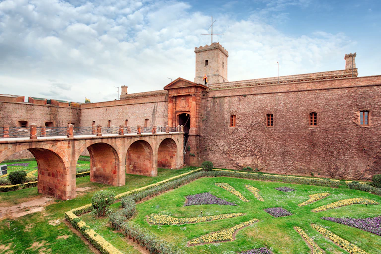 Entrada al castillo de la montaña de Montjuïc