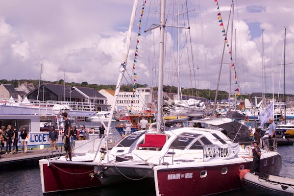 Le catamaran Nomade des Mers à Concarneau.