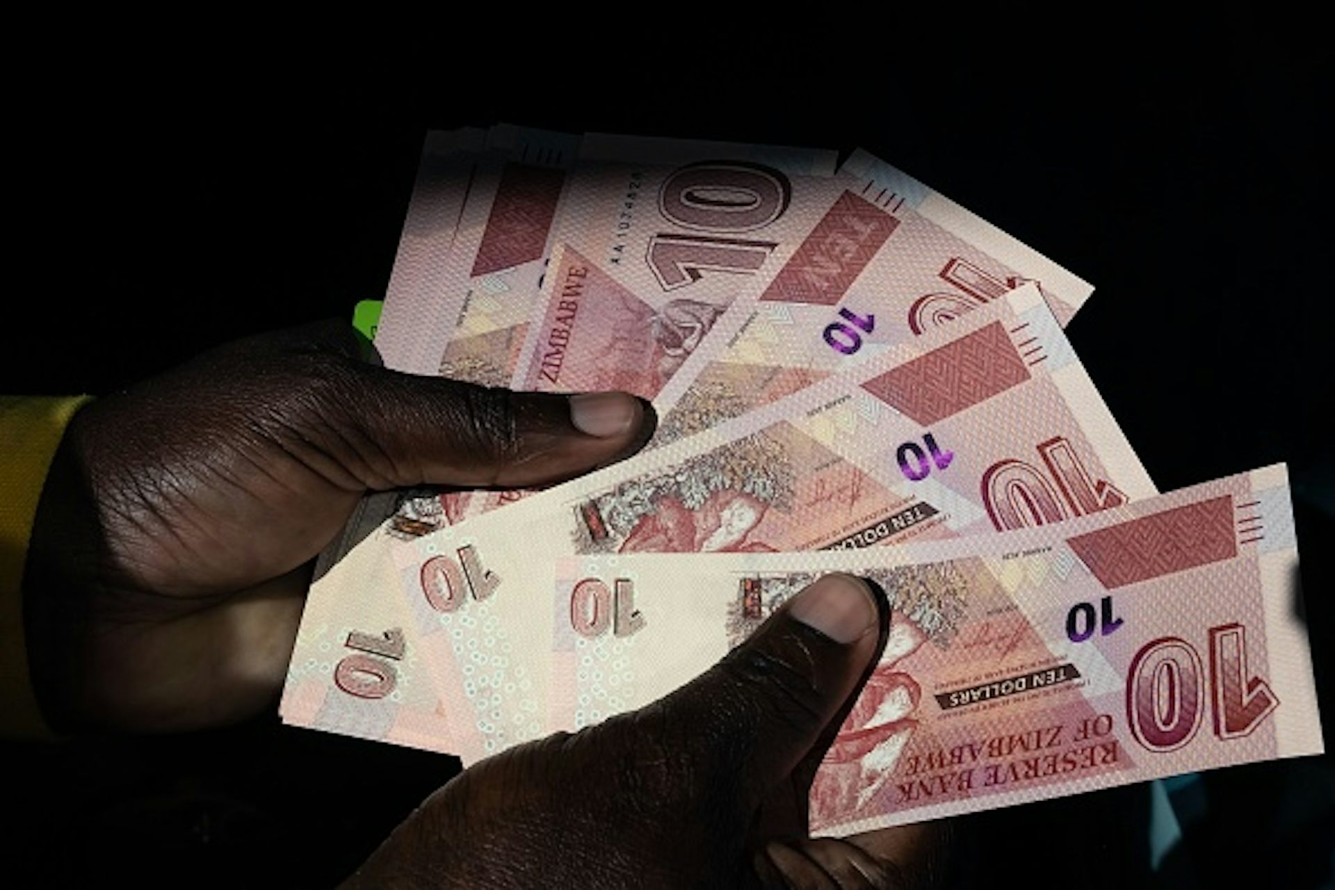 Inflation Is Spiking In Zimbabwe Again Why High Interest Rates Aren   File 20220721 14568 R73rro 