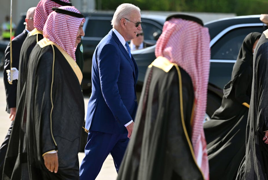 Joe Biden à l'aéroport de Djeddah le 16 juillet 2022.
