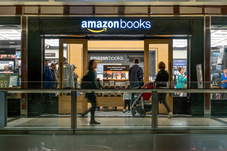 devanture d'un magasin Amazon Books.