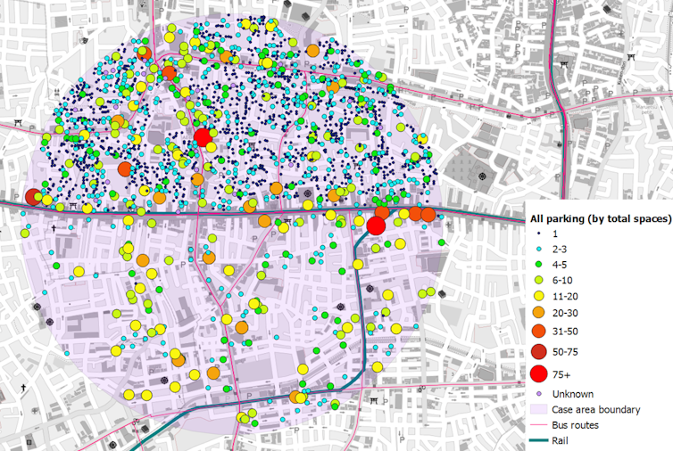 Map showing parking space numbers within 800m of a rail station in a neighbourhood in Nakano, Tokyo.