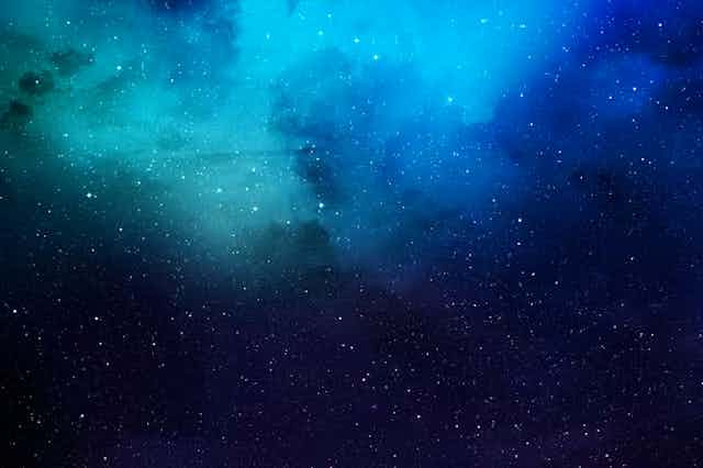 Gambar luar angkasa dalam warna biru