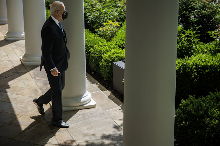 US President Joe Biden wearing face mask