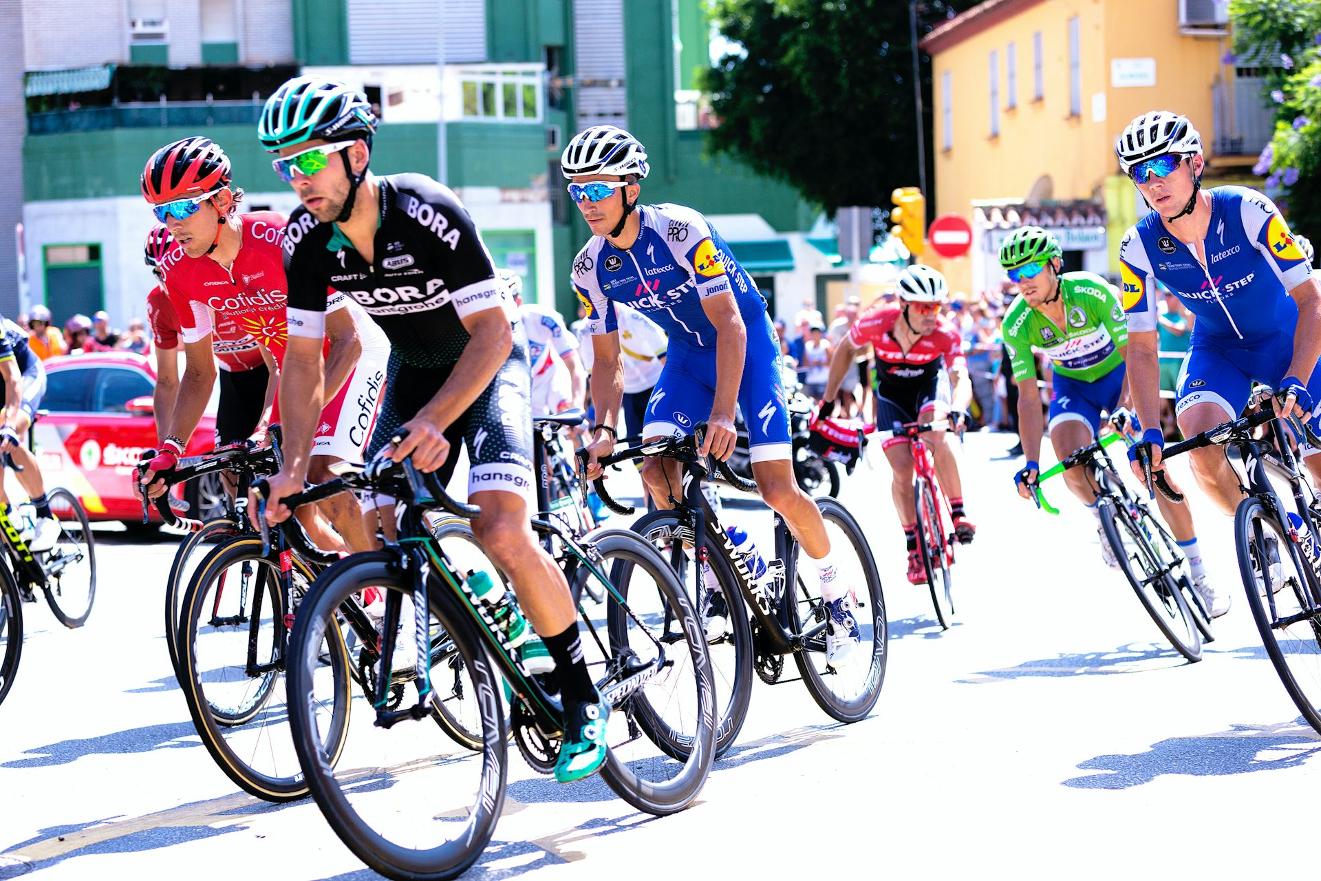 Hundreds of races — running, cycling, triathlon — and other endurance events take place in Canada during warmer months when extreme heat is a risk. (Unsplash/Quino al D)