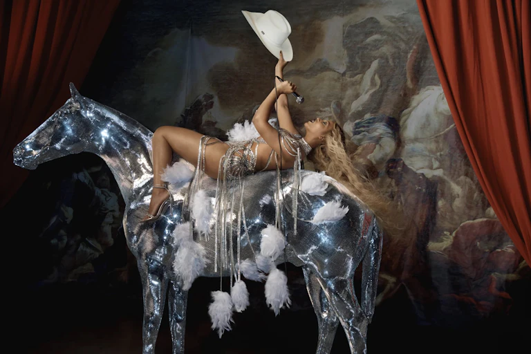 Beyonce on a horse statue,