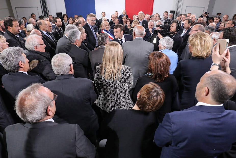 Emmanuel Macron rencontre des élus locaux en Corse le 4 avril 2019 lors du Grand débat national. 