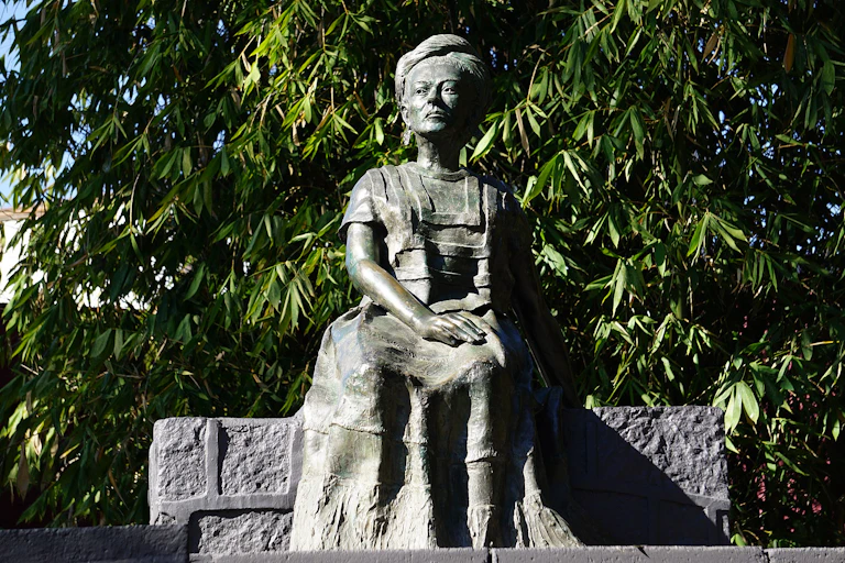 Statue de Frida Kahlo