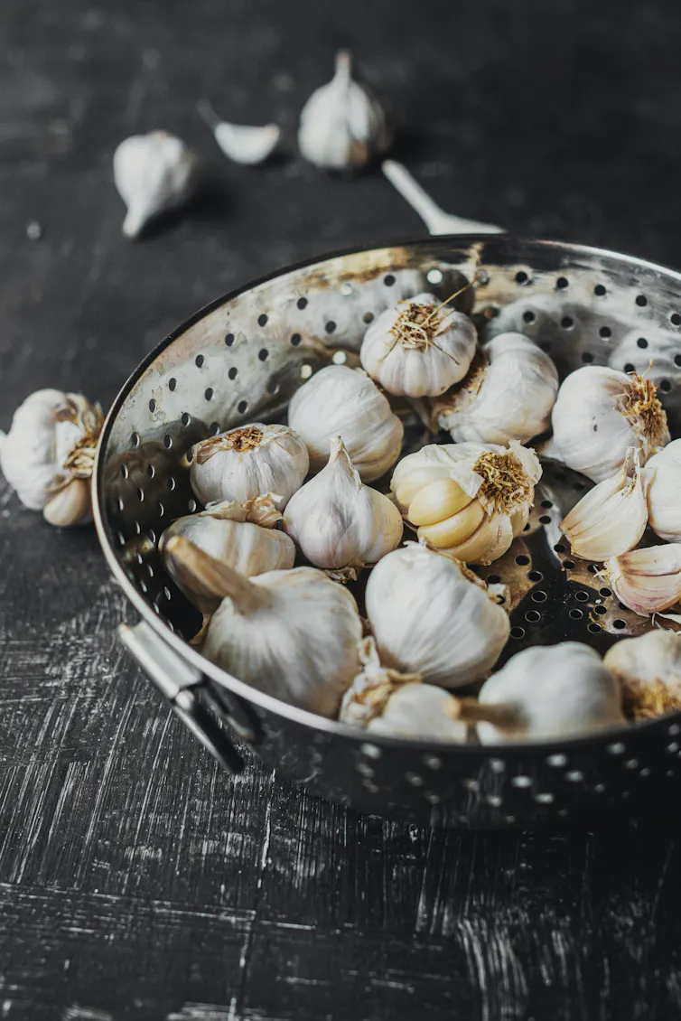 Garlic in a sieve