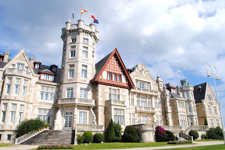 Fachada del palacio de la Magdalena.