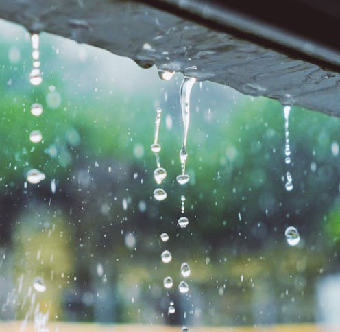 Not all of us have access to safe drinking water. This clever rainwater collector can change that
