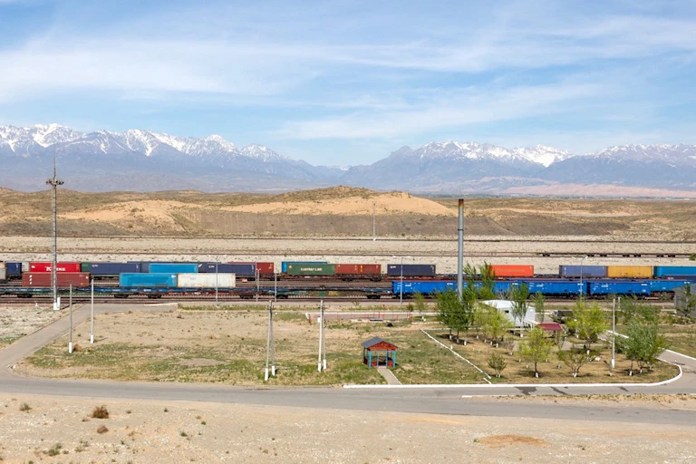 Train de marchandises à proximité de la frontière entre le Kazakhstan et la Chine.