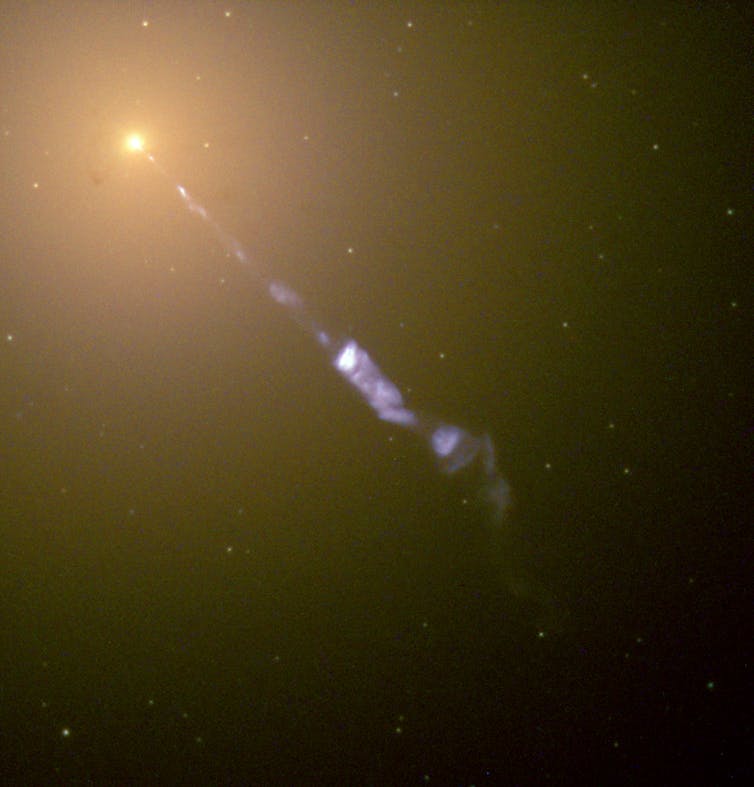 Jet emesso dalla galassia ellittica M87