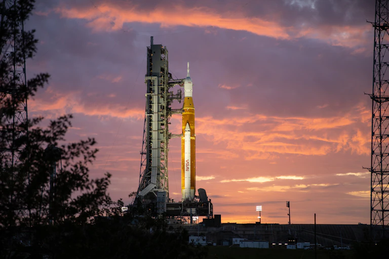 Image of Artemis-1 on the launch pad at Kennedy Space Centre