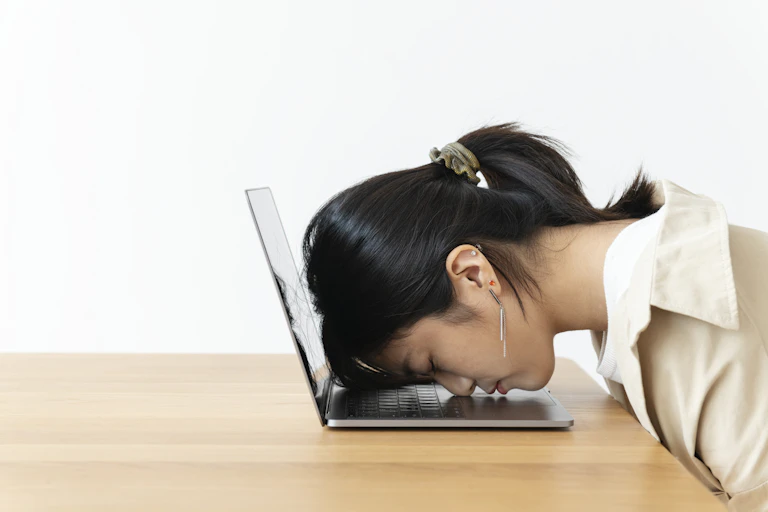 "Quiet quitting" jadi solusi melawan kultur overwork global.