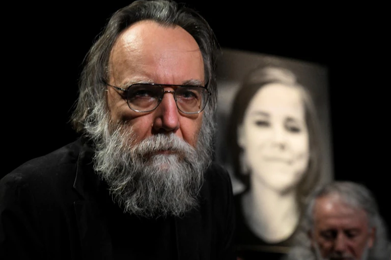 Alexandre Douguine aux funérailles de sa fille Daria